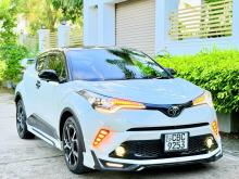Toyota CHR NGX50 2018 SUV