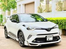 Toyota CHR NGX50 2017 SUV