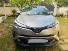 Toyota CHR NGX50 2017 SUV