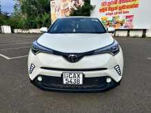 Toyota CHR NGX50 2018 SUV