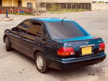 https://riyasewana.com/uploads/toyota-corolla-ee111-1997-2019010212192.jpg