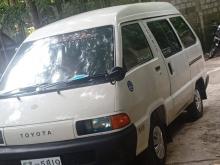 Toyota CR27 1988 Van