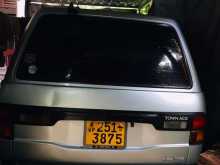 https://riyasewana.com/uploads/toyota-cr-27-14908014213.jpg
