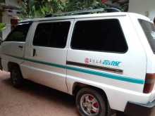 Toyota CR27 1991 Van