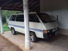 Toyota CR26 1988 Van