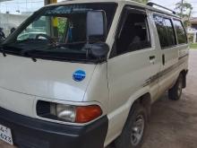 Toyota CR27 1990 Van
