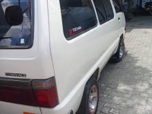 Toyota CR27 1990 Van