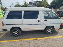 Toyota CR27 1992 Van