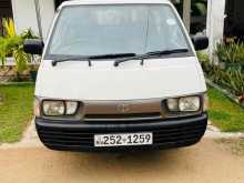 Toyota CR27 1995 Van
