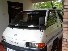 Toyota CR27 1990 Van