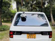 https://riyasewana.com/uploads/toyota-cr27-818334422562.jpg