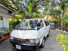 Toyota Lotto CR27 1998 Van