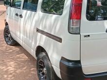 Toyota CR42 2000 Van