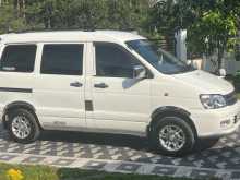 Toyota Cr42 1999 Van