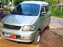 Toyota CR42 2000 Van