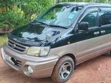 Toyota CR42 2000 Van