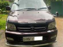 Toyota Cr42 2000 Van