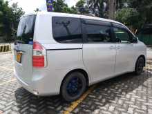 https://riyasewana.com/uploads/toyota-cr42-noha-2009-412402912063.jpg