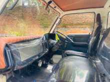 https://riyasewana.com/uploads/toyota-crew-cab-2000-2115551712923.jpg