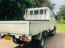 https://riyasewana.com/uploads/toyota-crew-cab-2000-2312553412882.jpg