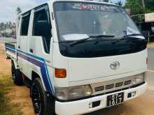 Toyota CrewCab 1990 Crew Cab
