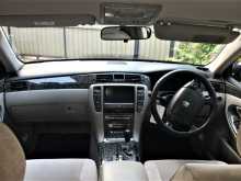 https://riyasewana.com/uploads/toyota-crown-grs180-13161623232.jpg