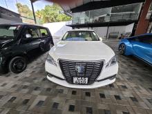Toyota Crown Royal Saloon 2016 Car