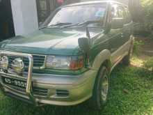 Toyota CRYSTA 2000 SUV