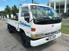 Toyota Dyna 14 5 2000 Lorry
