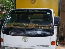 Toyota Dyna 2000 Lorry