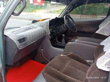 https://riyasewana.com/uploads/toyota-dholphin-102-51544326526.jpg