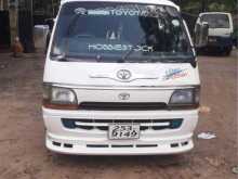 Toyota Dolphin 1995 Van