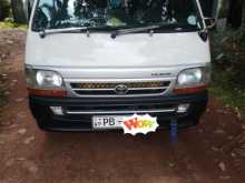 Toyota Dolfin 2002 Van