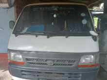 Toyota Dolphin 1995 Van