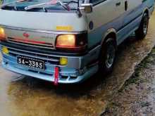 Toyota Dolphin 102 1990 Van