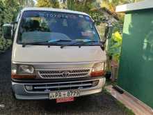 Toyota Dolphin 102 2002 Van