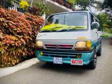 Toyota Dolphin 102 1992 Van