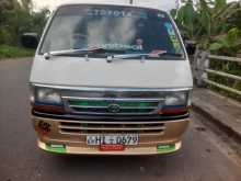 Toyota Dolphin 103 1998 Van