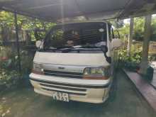 Toyota Dolphin 1991 Van