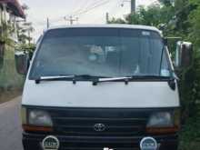 Toyota Dolphin 112 2001 Van