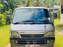 Toyota Dolphin 113 1998 Van