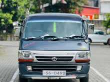 Toyota Dolphin 113 1989 Van