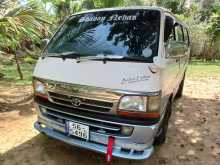 Toyota Dolphin 113 1990 Van