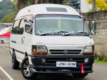 Toyota Dolphin 113 1992 Van