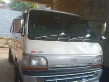 Toyota Dolphin 113 1992 Van