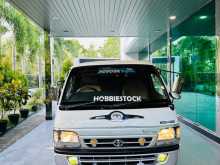 Toyota Dolphin 113 1993 Van