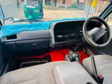 https://riyasewana.com/uploads/toyota-dolphin-113-1993-2018390112514.jpg