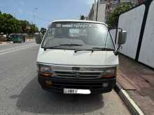 Toyota Dolphin 113 1997 Van