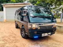 Toyota Dolphin 113 1998 Van