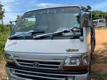 Toyota Dolphin 113 1999 Van